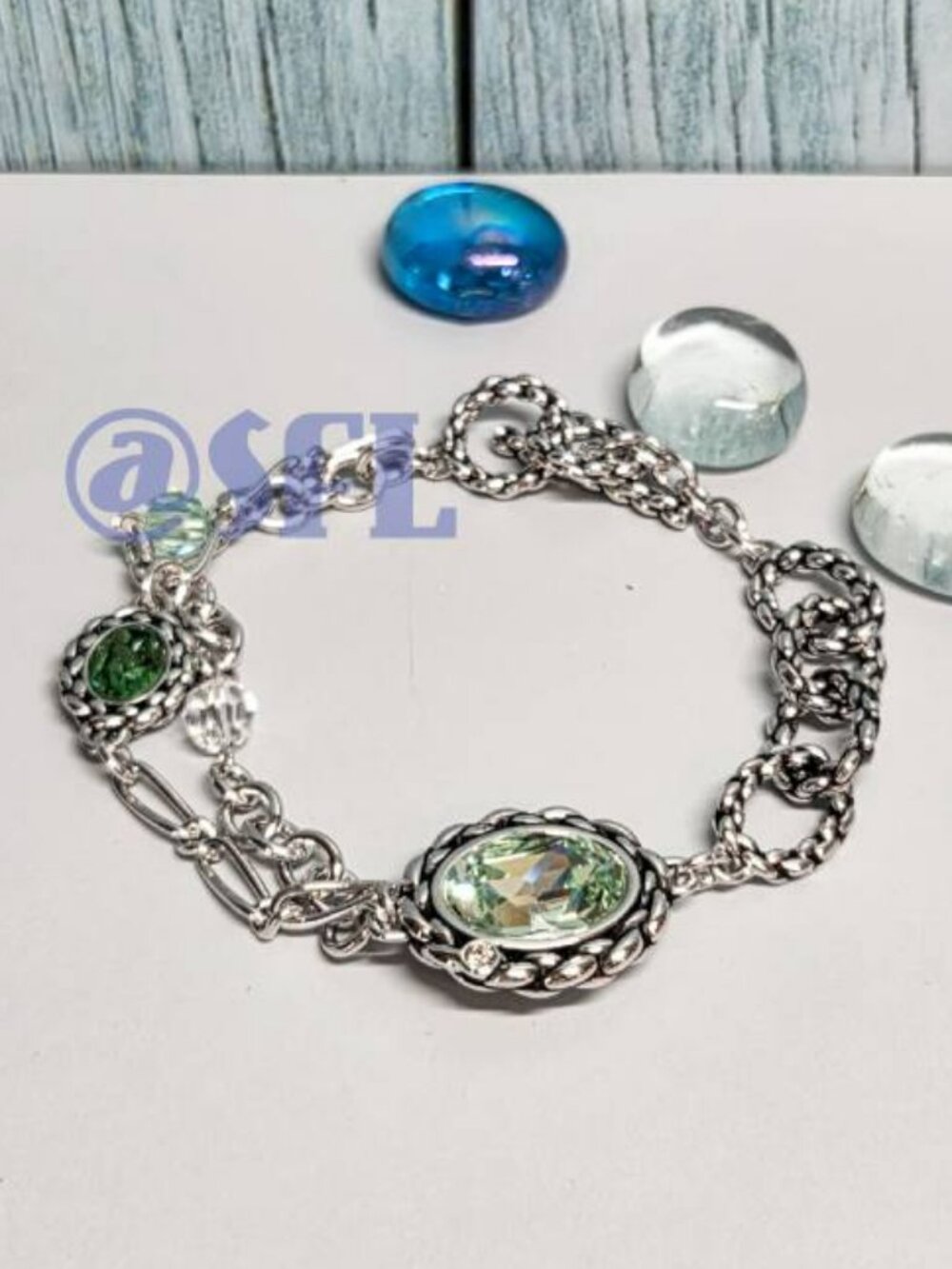 Swarovski Paprika Chrysolite Toggle Bracelet Silver Tone Green And Clear Stones